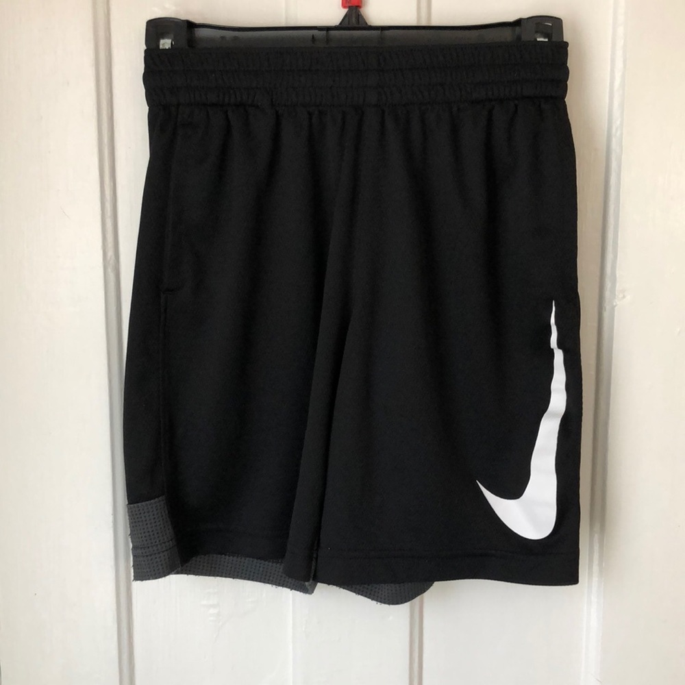 kids black nike shorts - Picture 1 of 4